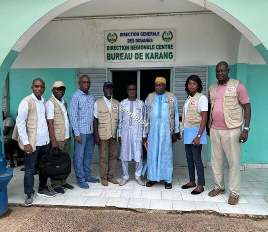 Visite de courtoisie à l’Inspecteur des Douanes de Karang