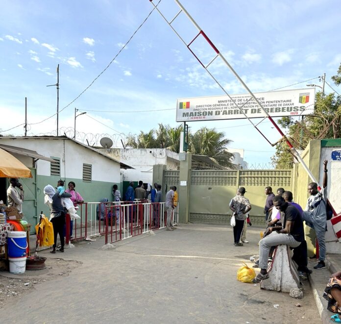 Prison-de-Rebeuss-liberation-des-detenus